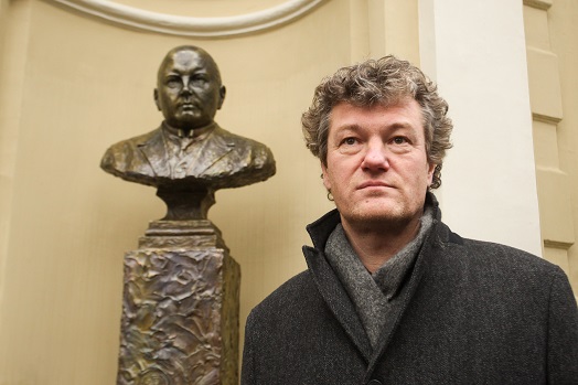 2_skulpturos_autorius_gediminas_piekuras.jpg 2_skulpturos_autorius_gediminas_piekuras.jpg