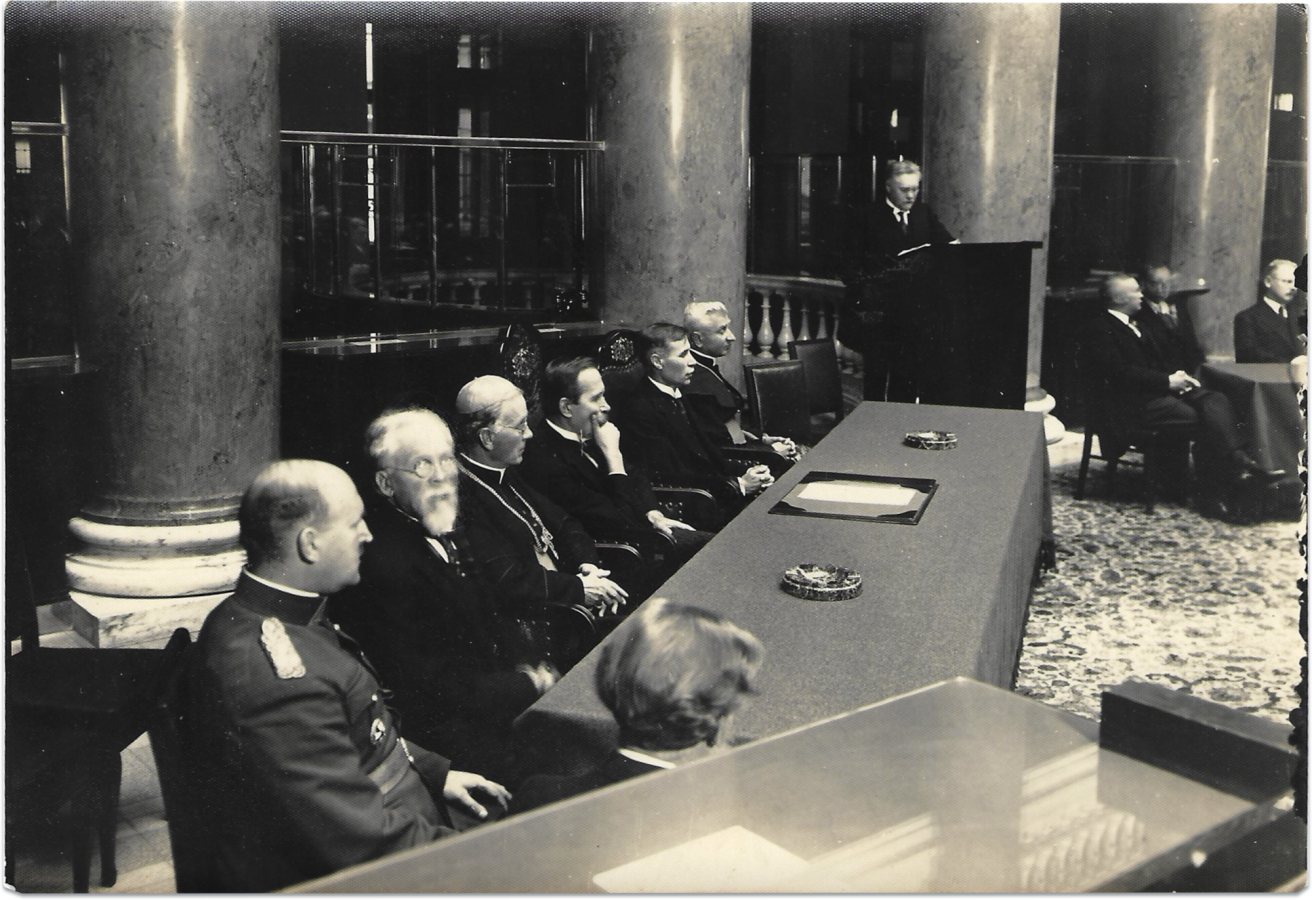General meeting of shareholders of the Bank of Lithuania. 1930–1936. Photograph by the Economic Soldier Association
