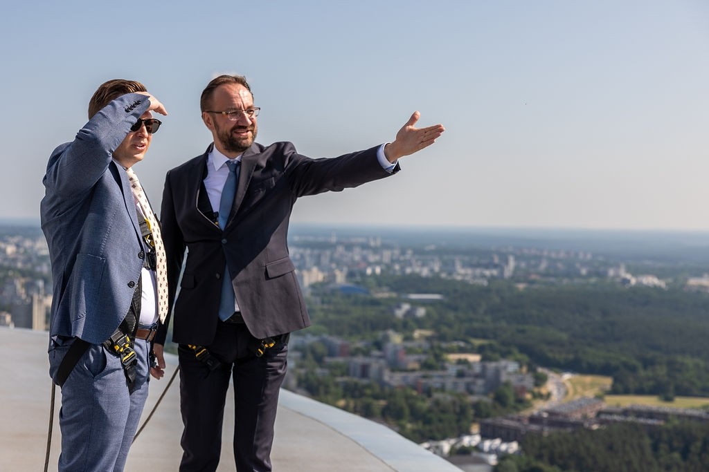 Kolekcinės monetos „Vilniui – 700“ pristatymas Vilniaus televizijos bokšte