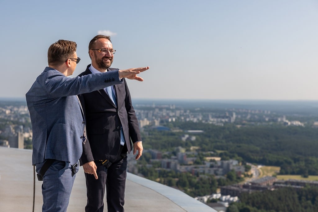 Kolekcinės monetos „Vilniui – 700“ pristatymas Vilniaus televizijos bokšte