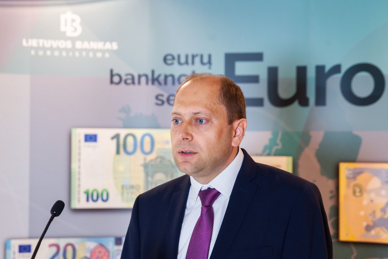 Nauji 100 ir 200 eurų banknotai