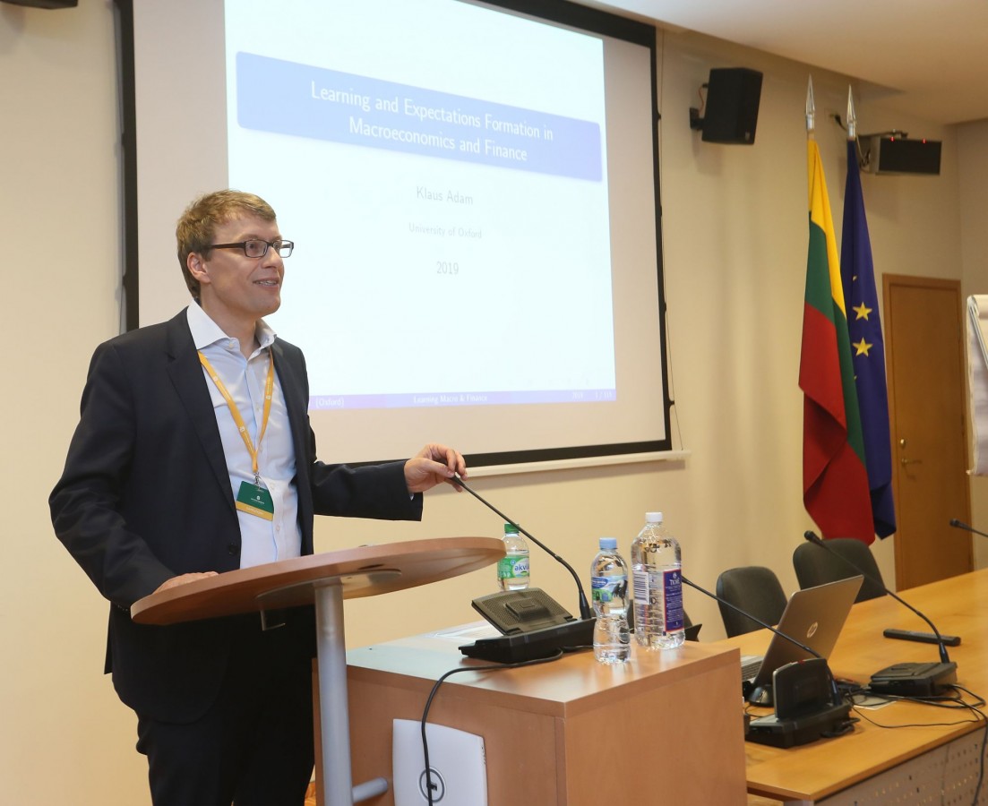Profesorius Klaus Adam iš Oksfordo universiteto