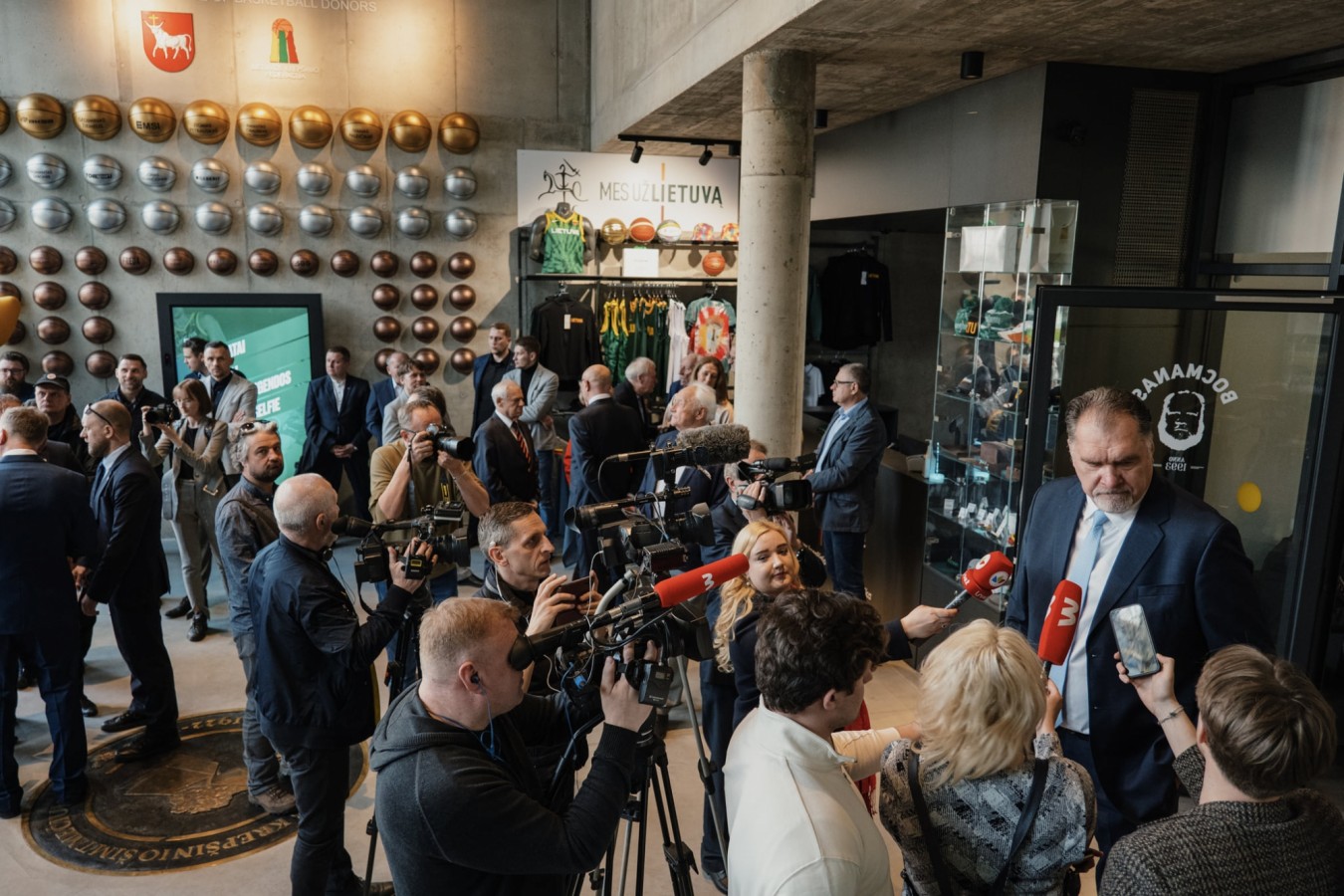 Krepšinio 100-mečiui skirtos proginės monetos pristatymas