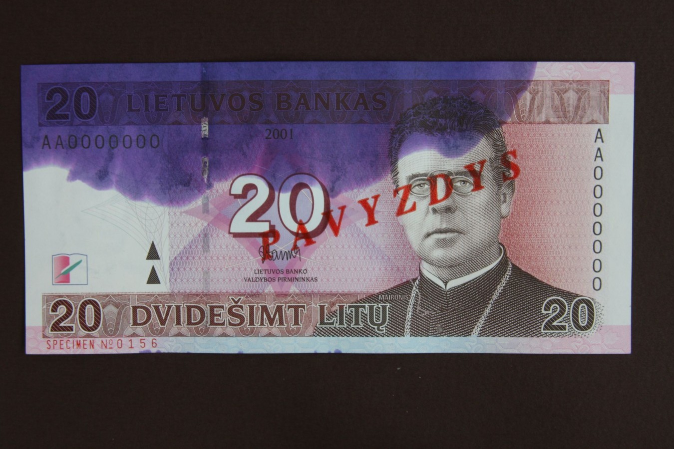 Dažais suteptas 20 Lt_aversas.JPG