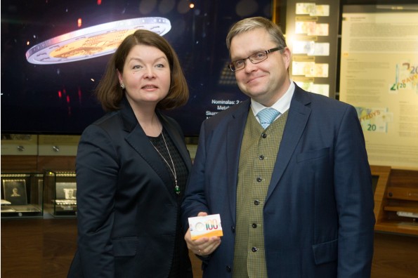 V.Vasiliauskas su Estijos ambasadore Jana Vanaveski.jpg