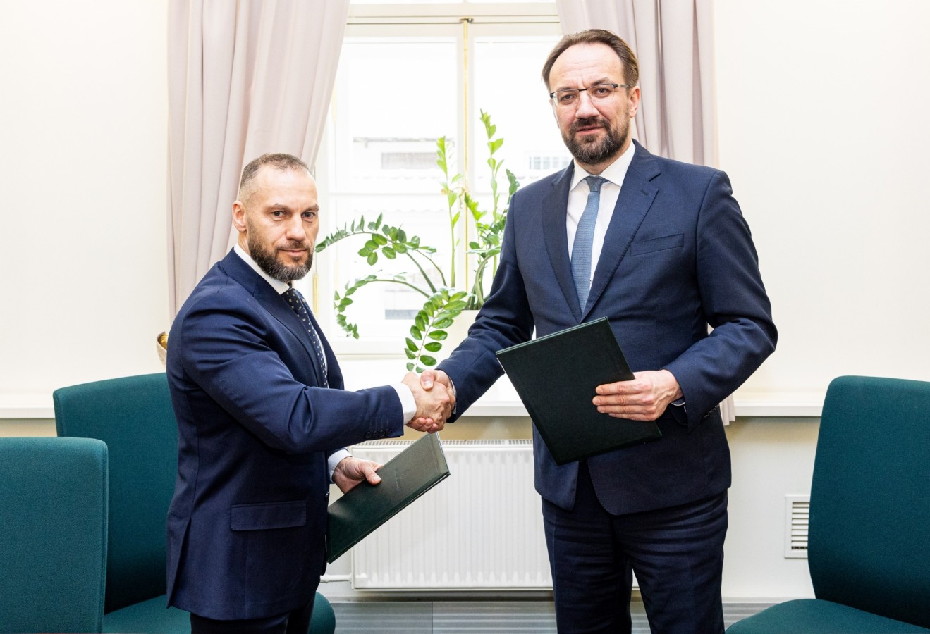 Lietuvos bankas ir Specialiųjų tyrimų tarnyba stiprina kovą su pinigų plovimu