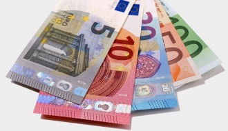 Grynųjų pinigų paklausa sparčiai slūgsta, neužpildytų bankomatų skaičius beveik neviršija įprastinio