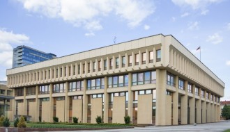 Lietuvos bankas: projektuojama fiskalinė politika 2026 m. skatins ekonomikos aktyvumą, valdžios sektoriaus skolos augimas ribos valstybės galimybes ateityje