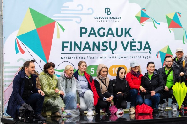 Nacionalinės finansinio raštingumo dienos žygyje dalyvavo beveik 2000 žmonių