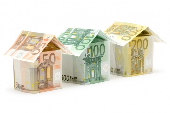 Lietuvos finansinio turto valdymas- nameliai iš pinigų.jpg