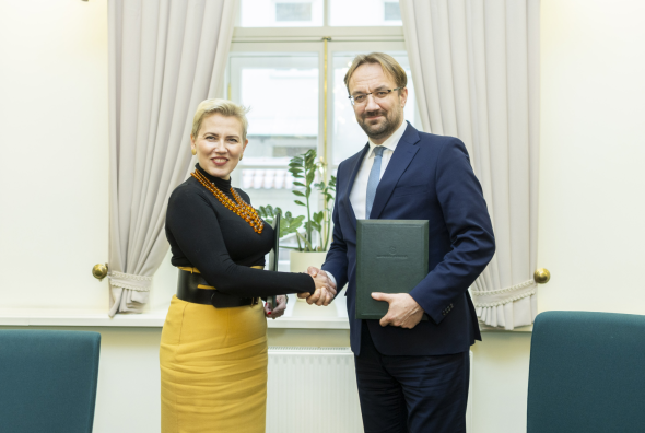 Lietuvos bankas ir VVTAT vienija pastangas: sieks geriau apginti vartotojų interesus 